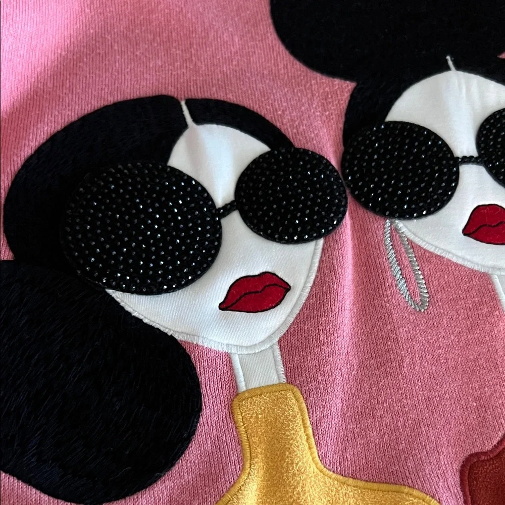 Alice + Olivia Pink Sweater with Graphic Design - Picture 4 of 5